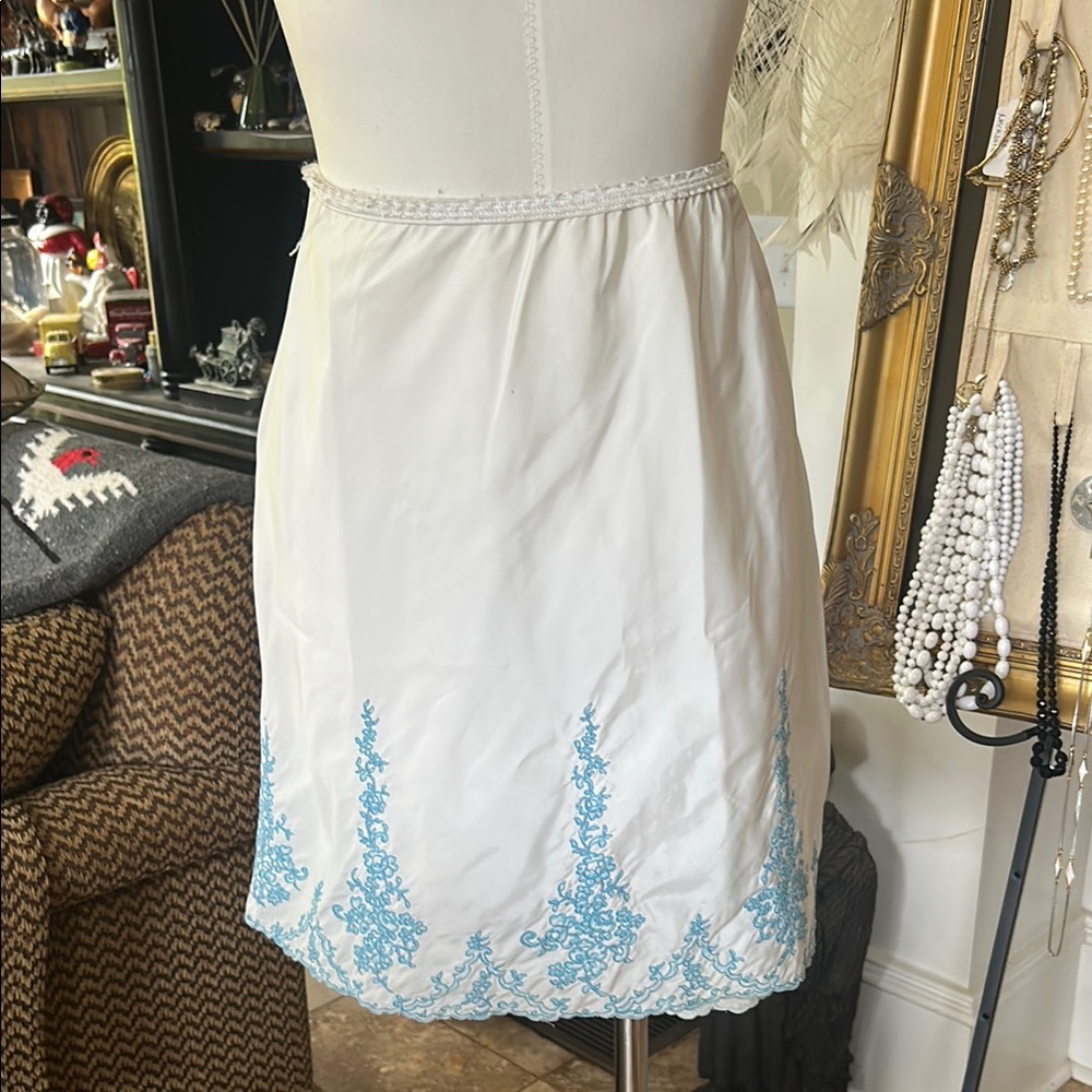 Vintage Odette Barsa Sz S/M White Blue Half Slip GVC